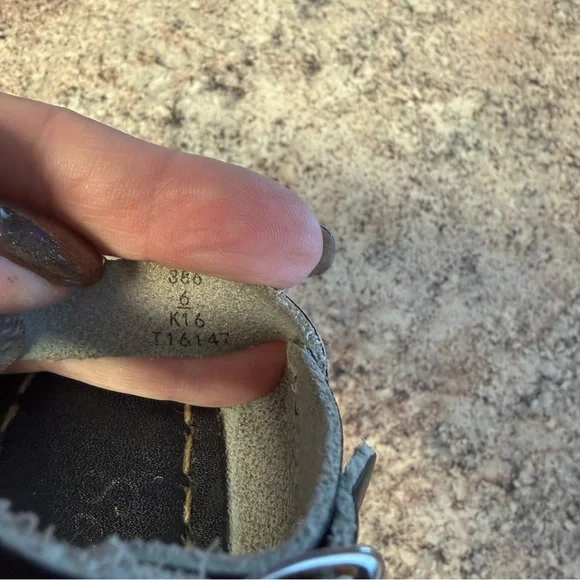 The Salt Water Original Sandal by Hoy Shoes in Navy Toddler size 6 EUC - Picture 6 of 6